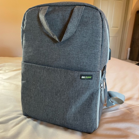 Deco Gear Multifunction Camera Backpack with Professional Design, NWOT, OS - Picture 1 of 8